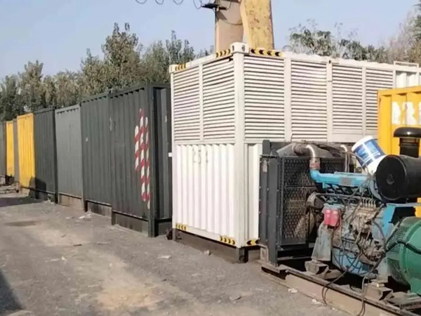塔城200KW柴油发电机机组每小时油耗是多少?
